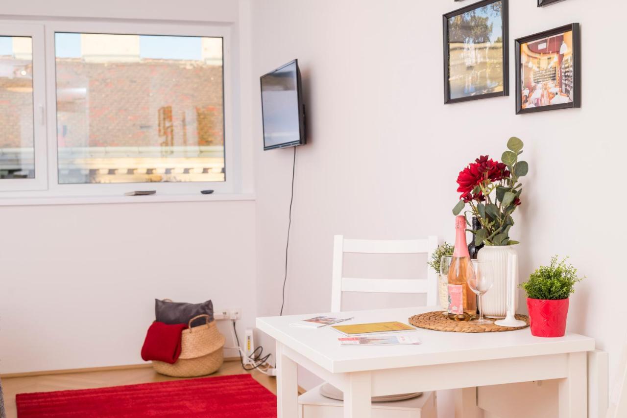 Red Monkey Vienna Apartment Exterior photo