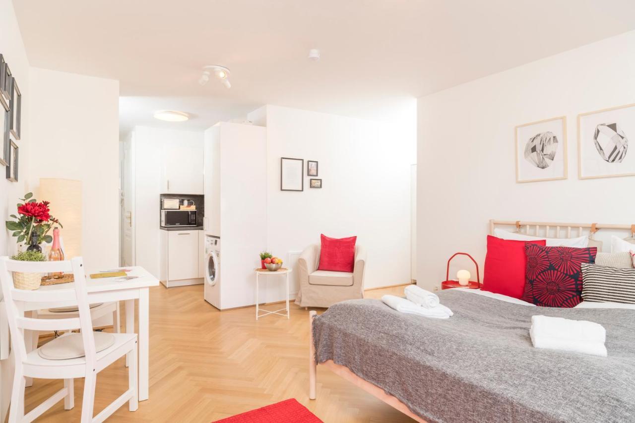 Red Monkey Vienna Apartment Exterior photo