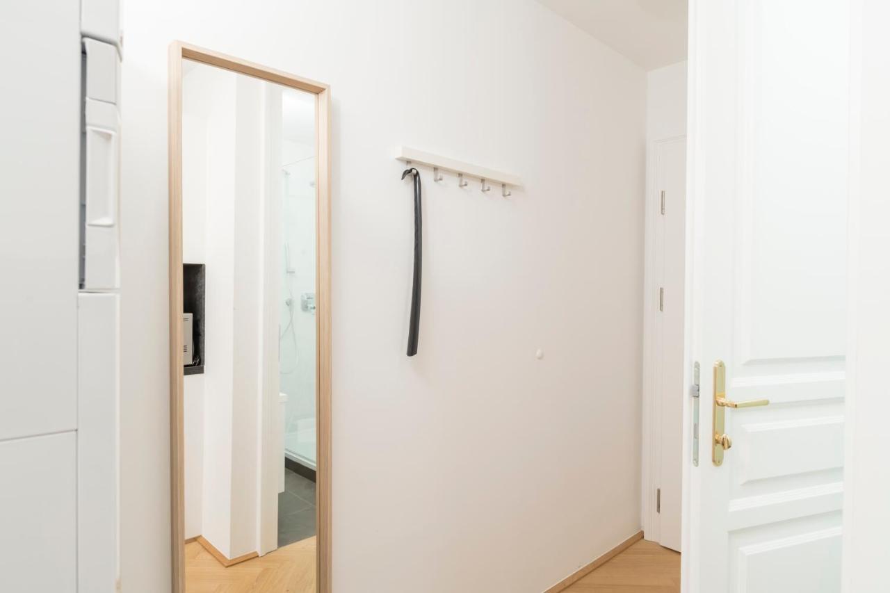 Red Monkey Vienna Apartment Exterior photo