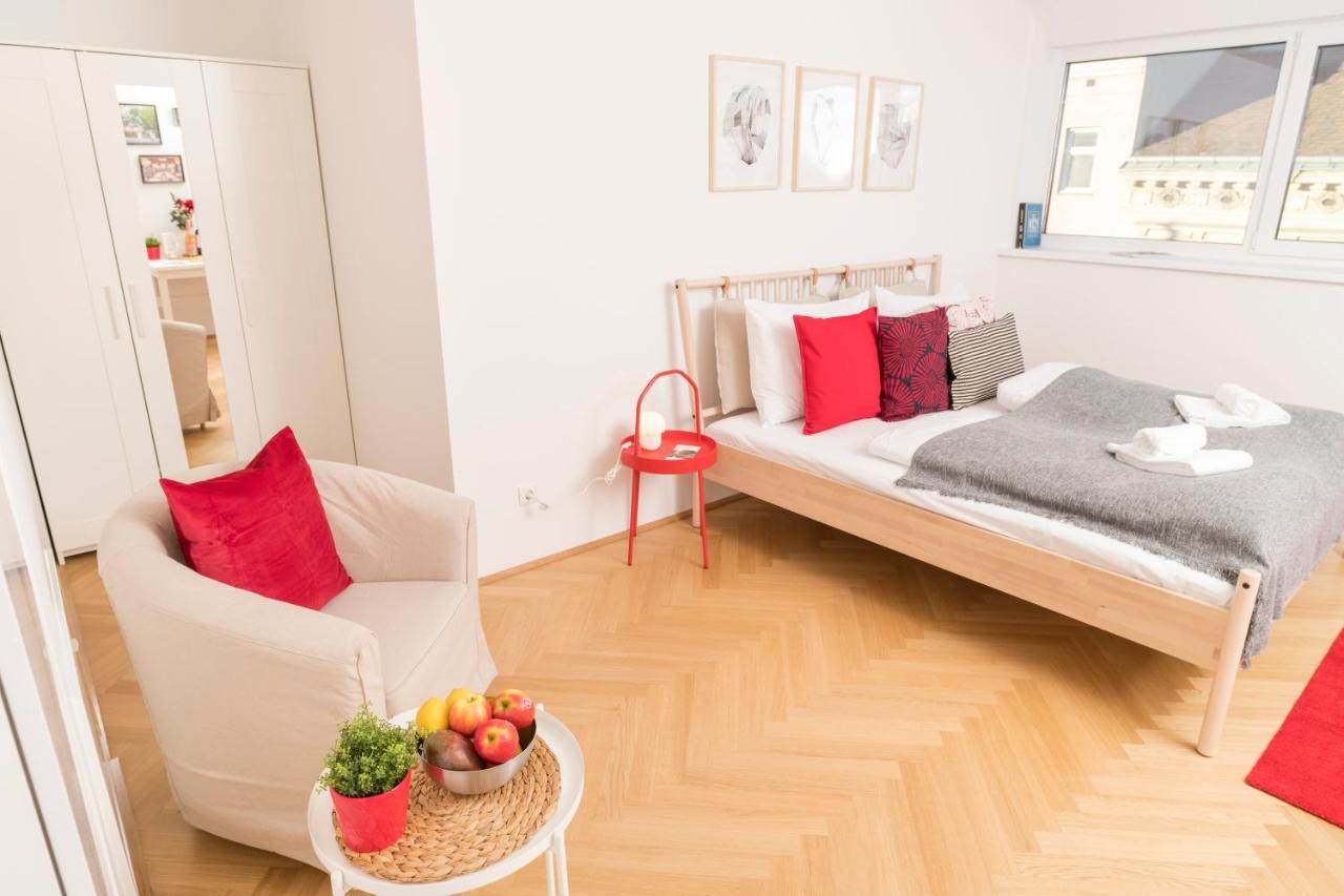 Red Monkey Vienna Apartment Exterior photo